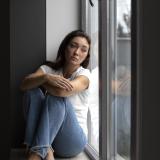 teruggetrokken gedrag - Freepik